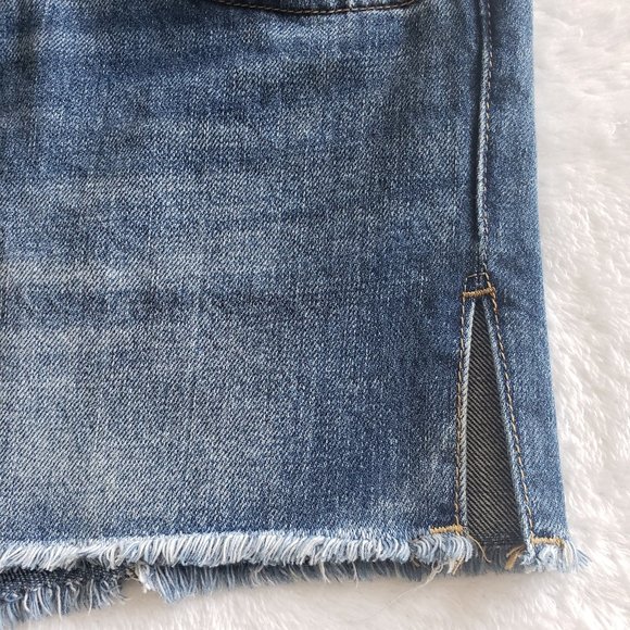 BDG Mid Rise Breezy Button Fly Frayed Sie Slit Denim Shorts SZ 29 - Picture 6 of 14